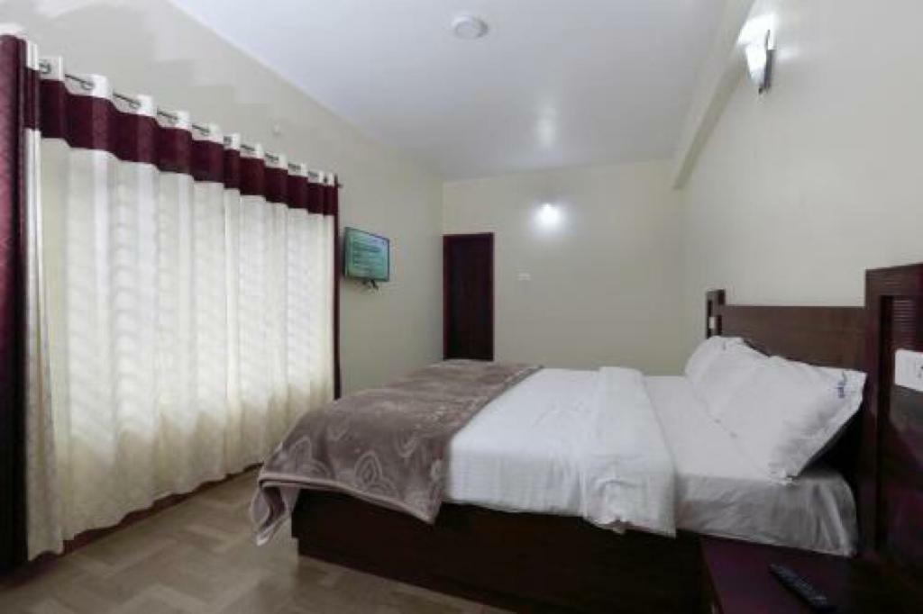 Pine Hill Suites Ooty Εξωτερικό φωτογραφία